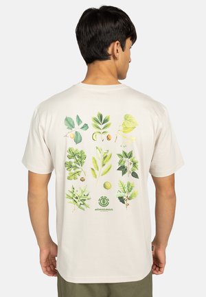 BIGFOOT TREES - A MANICHE CORTE - Print T-shirt - teg