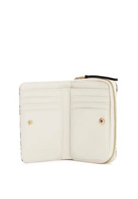 Portefeuille en cuir blanc avec fermeture éclair, plusieurs emplacements pour cartes et un bouton décoratif doré à l'intérieur.