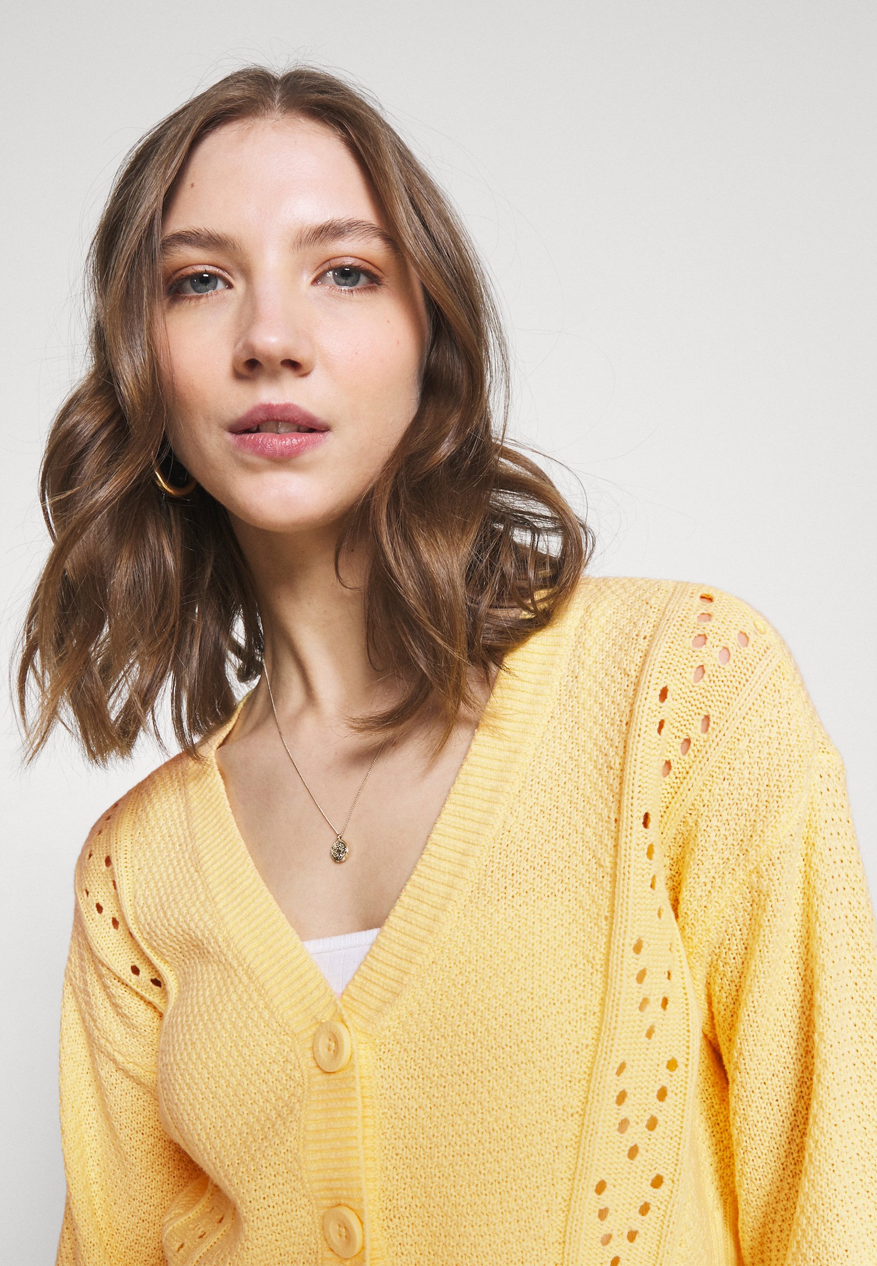Hollister Co. EASY POINTELLE CROP CARDI 
