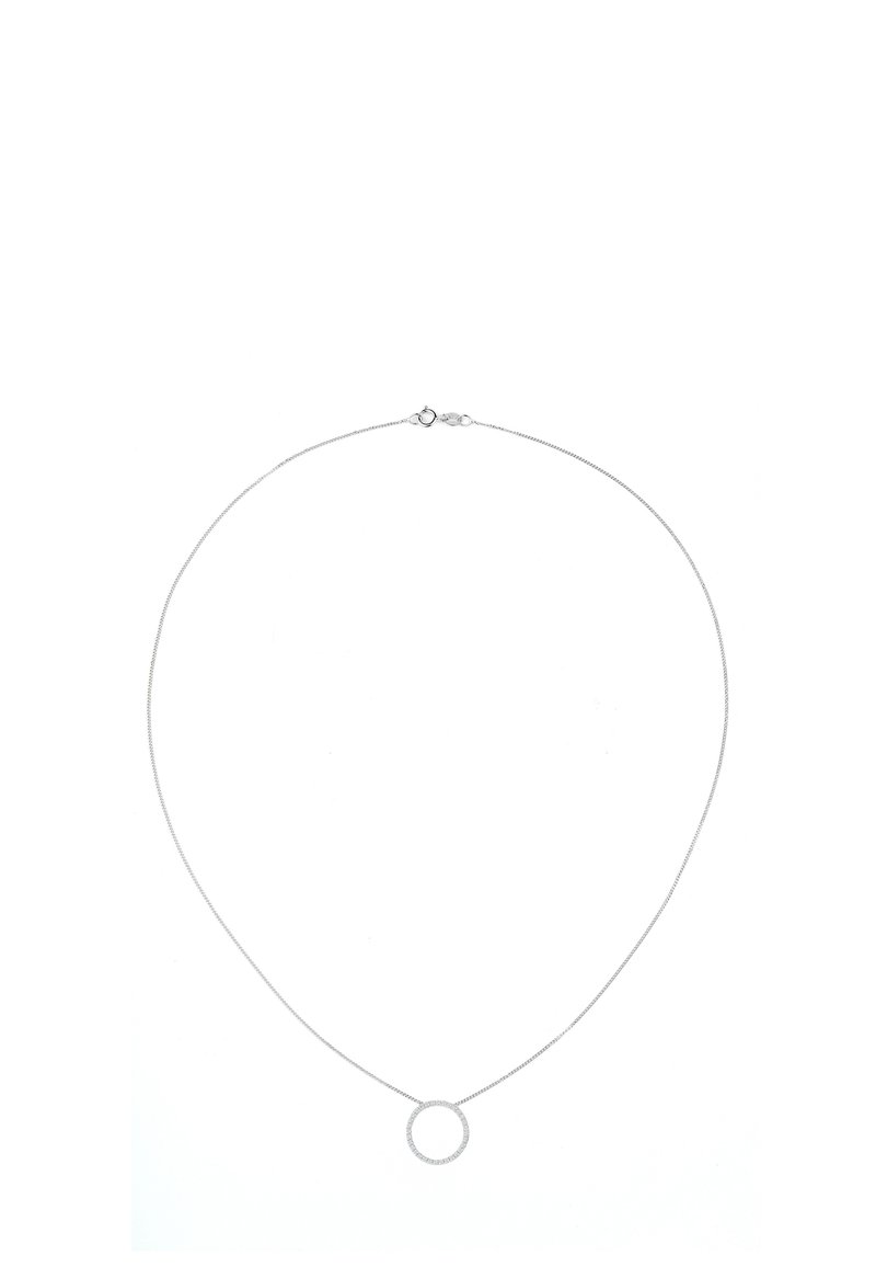 Sølv halskæde med en tynd kæde og en cirkulær vedhæng. Det cirkulære vedhæng er glat og skinnende og fremhæver dets minimalistiske design.