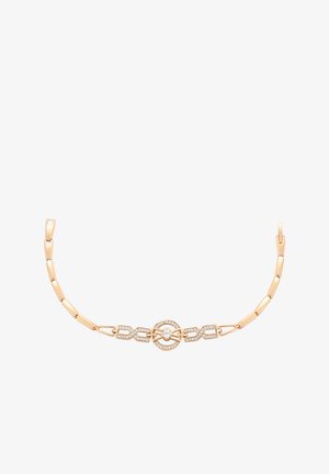 Arany karkötő téglalap alakú láncszemekkel, középen egy kerek csattal, amelyet kis gyémántok díszítenek, és egy nagyobb gyémánt a közepén.