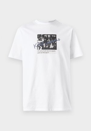 T-shirt de algodão branco com um design gráfico em preto e branco e texto. Mangas curtas e decote redondo.