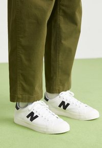 New Balance Matalavartiset tennarit - white