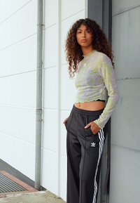 adidas Originals SNAKE - Ilgarankovis viršutinės dalies drabužis - clear pink