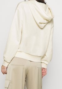 NA-KD Jersey con capucha - off-white