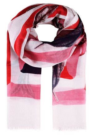 Let tørklæde med abstrakte røde, pink, hvide og mørkelilla mønstre, blødt foldet og draperet mod en hvid baggrund.