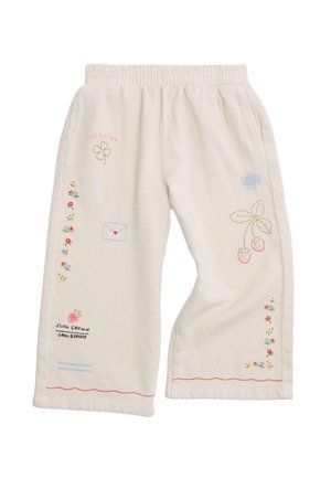 Flødefarvede børnebukser med elastisk talje og broderede motiver, herunder jordbær, blomster, en kløver og en lille konvolut.