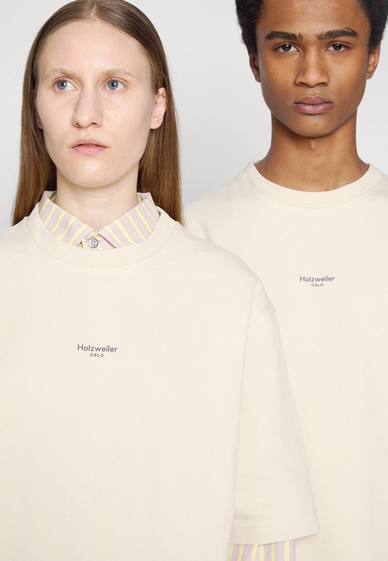Herren T-shirts & Polos | Holzweiler RANGER OSLO TEE UNISEX T-Shirt basic ecru/offwhite - ZB14526 Herren T-shirts & Polos | Holzweiler RANGER OSLO TEE UNISEX T-Shirt basic ecru/offwhite - ZB14526