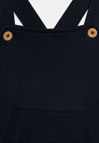 Name it NBMLORRY SET - Body - white alyssum