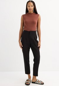 INSIDE Top - marron