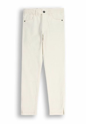- Jeansy Slim Fit
