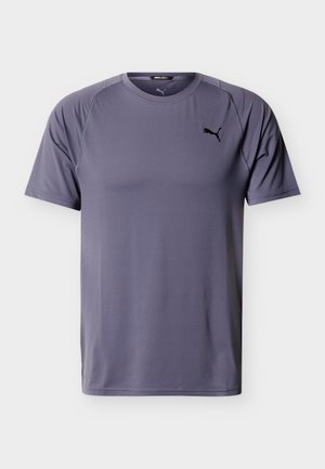 Grijs sportief T-shirt met korte mouwen, ronde hals en zwart Puma-logo op de linkerborst, ontworpen voor prestatie en comfort.