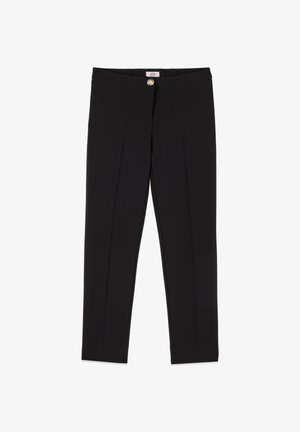 Pantaloni neri su misura a taglio slim con chiusura a bottone dorato e cuciture centrali visibili, progettati per abbigliamento formale o da ufficio.