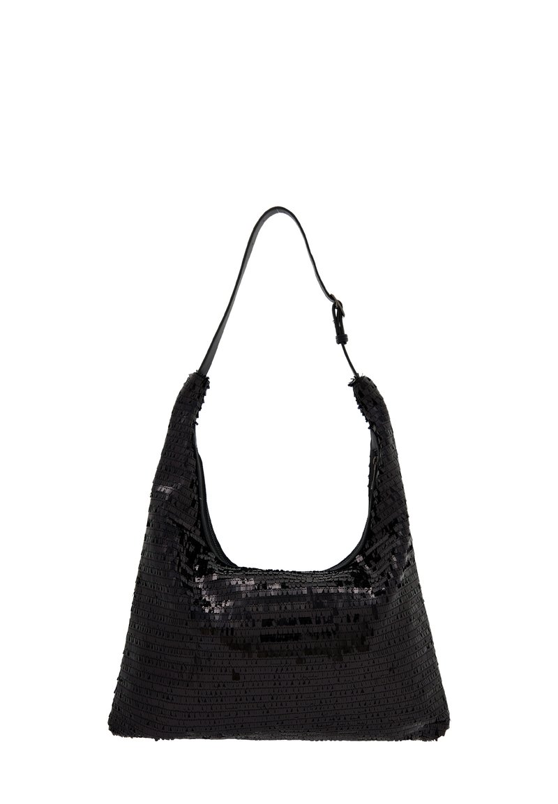 Svart handväska med en texturerad paljettdesign, hobo-form och ett brett justerbart axelband. Slät insida, accentuerad med glänsande detaljer.