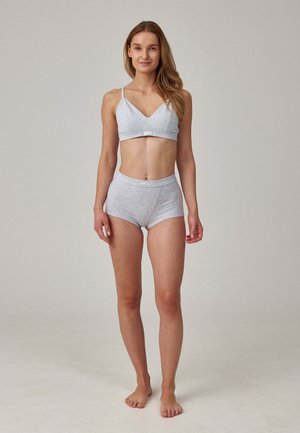 Grijze katoenen bralette en bijpassende high-waisted onderbroekset. De bralette heeft verstelbare bandjes, een gladde textuur en minimale naden.