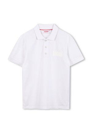 Polo shirt blanc en coton, avec un col classique, trois boutons et un logo discret à l'avant. Manches courtes avec un ourlet droit.