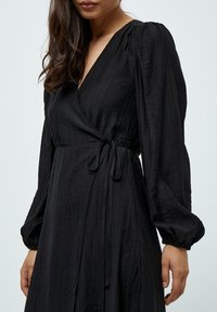 Desires ASTRA LONG SLEEVE MIDCALF - Dnevna haljina - black