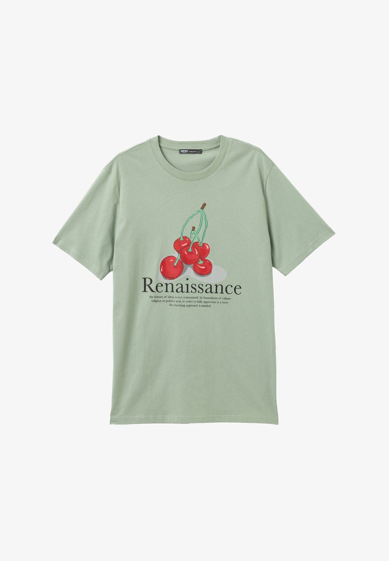 Miętowa koszulka z krótkim rękawem z bawełny, z grafiką czerwonych wiśni i słowem "Renaissance" w czarnym tekście poniżej.