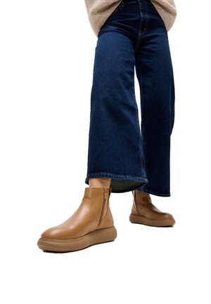 FitFlop, Platform ankle boots - desert tan