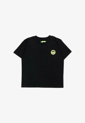 Zwart korte mouwen peuter T-shirt met twee drukknoopjes op de schouder en een kleine ronde gele smiley met drie ogen op de linkerborst.