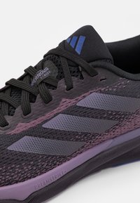 adidas Performance SUPERNOVA STRIDE - Zapatillas running asfalto - core black/shadow violet/lucid blue
