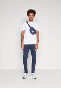 Lyle & Scott T-shirts - white