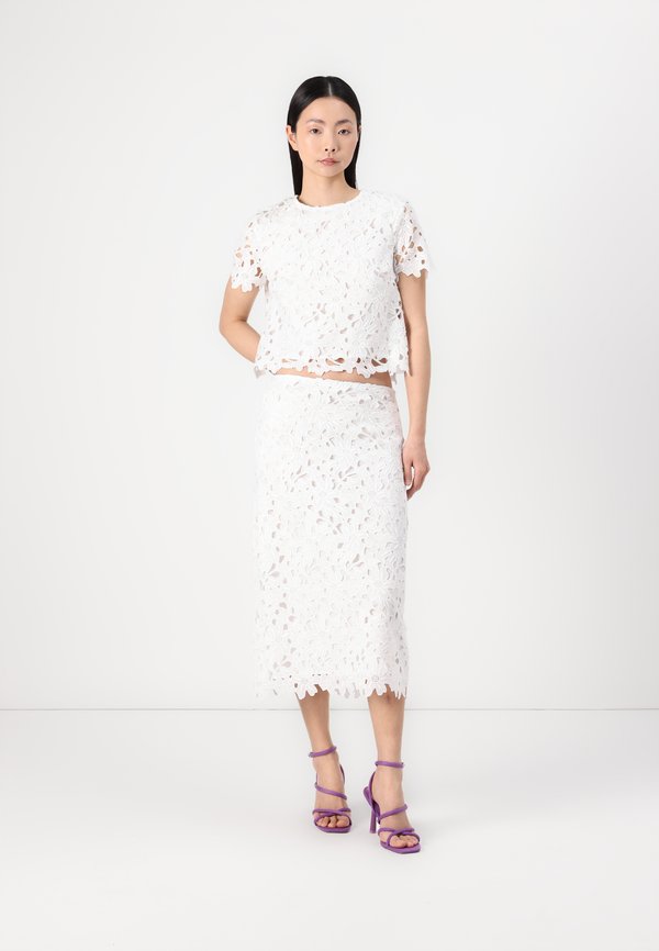 VMROSE O NECK SHORT - Blouse2