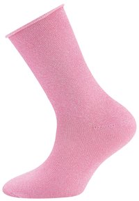 Lyserød sok lavet af strikket stof med en blank overflade. Har et ribbet design og en glat finish, der bliver smalere ved tåen og hælen.