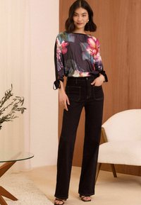 Love & Roses BATWING REGULAR FIT - Strickpullover - black