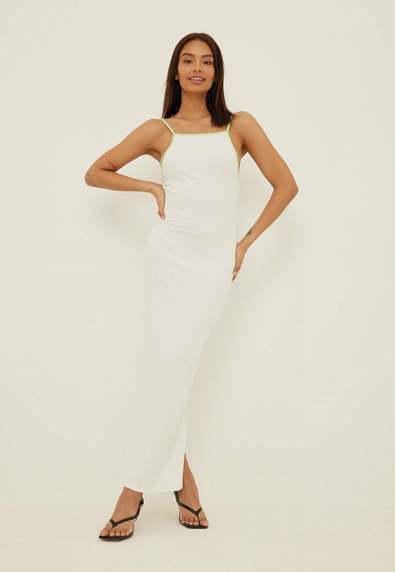 NA-KD Maxi-jurk wit
