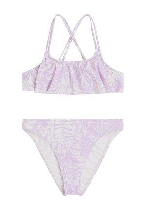 Lilla kahest osast koosnev bikiin koos volangidega topi ja risti riputatud rihmadega, millel on valge lillemuster tekstureeritud kangal.