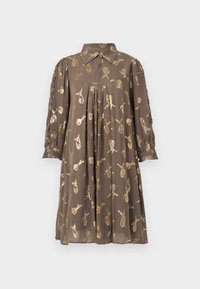 Ruskea mekko kultaisella abstraktilla kuvioinnilla, kauluksessa, laskostetulla etuosalla ja kyynärpäähihansuilla. Pehmeä, virtaava kankaan rakenne.