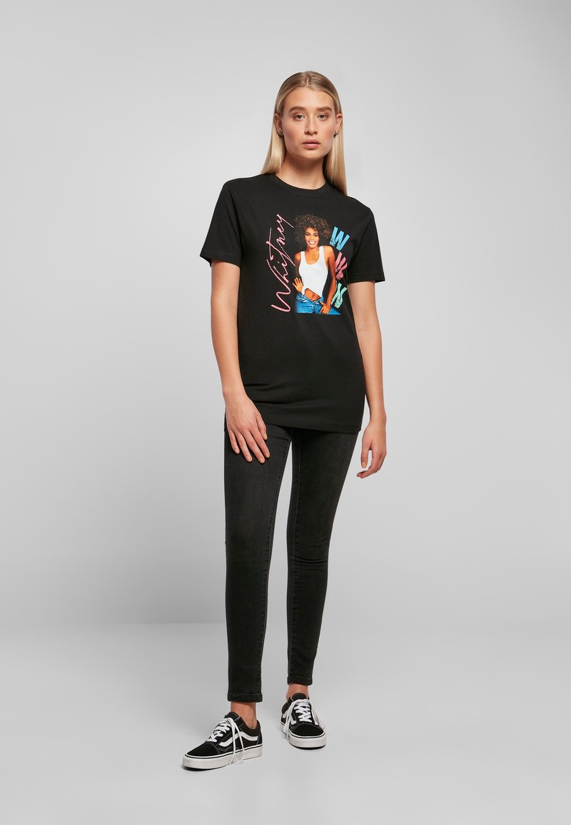 Damen T-Shirts | Merchcode WHITNEY HOUSTON WWW T-Shirt print black/schwarz - TZ58874 Damen T-Shirts | Merchcode WHITNEY HOUSTON WWW T-Shirt print black/schwarz - TZ58874