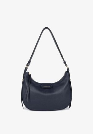 Sac à bandoulière en cuir navy au design courbé, avec des accessoires dorés et un petit détail zippé. Surface texturée avec un patch de logo.