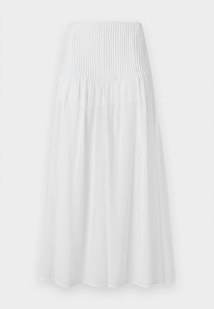 Hvit midi-skjørt med smocket midje, lett stoff og flytende silhuett. Jevn tekstur uten synlige mønstre eller accenter.