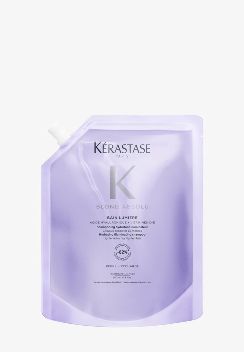 Ricarica alla lavanda dello shampoo idratante e illuminante Kérastase Blond Absolu Bain Lumière per capelli schiariti o con mèches.