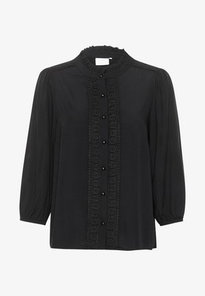 Crna bluza s visokim ovratnikom i naboranim obrubom, središnjim čipkanim panelom i crnim gumbima sprijeda, nabranim rukavima i mekanim teksturom.