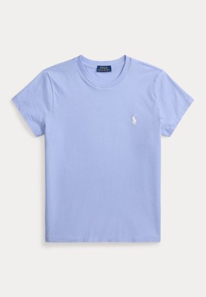 Lyseblå T-shirt med korte ærmer og rund hals med en lille hvid Polo Ralph Lauren hestelogo på venstre bryst.