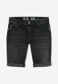 Zwarte denim shorts met een omgekrulde zoom, met een sluiting met een knoop aan de voorkant en riemlussen. Het label zegt "BLUE JOGG." De stof lijkt soepel.