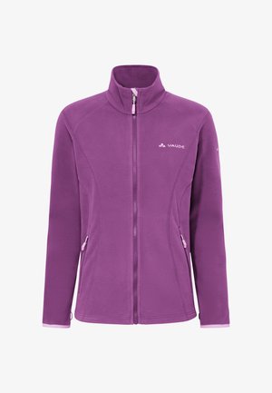 Lila Fleecejacke mit durchgehendem Reißverschluss, Stehkragen, zwei Reißverschlusstaschen an den Seiten und Vaude-Logo auf der Brust und am Ärmel.