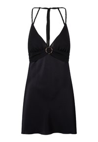 Černé saténové šaty s hlubokým výstřihem do V a tenkými ramínky. Model zdobí zlatý kroužek uprostřed na oblasti dekoltu. Hladká, lehká textura.