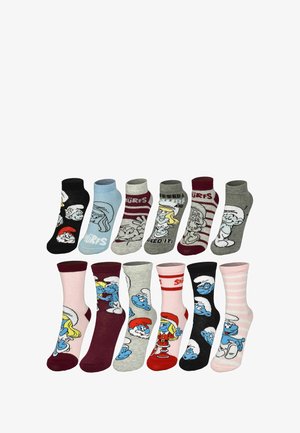 Set di dodici calzini con vari colori, motivi e design di personaggi. I materiali includono cotone. I design raffigurano personaggi dei cartoni animati con sfondi diversi.