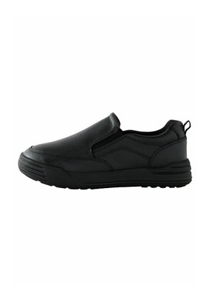 Chaussures noires à enfiler avec un dessus en cuir texturé, des panneaux latéraux élastiques et une semelle en caoutchouc. Comprend une languette au talon pour un enfilage facile.