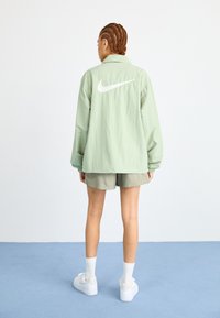 Nike Sportswear Skraistė  - jade horizon/sail