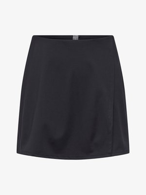 Schwarzer A-Linien-Rock mit glatter Textur und minimalen Nähten, dargestellt vor weißem Hintergrund.