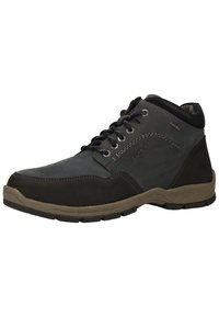 Chaussures mi-montantes noires et grises avec un dessus en cuir lisse, un système de laçage, un col rembourré et une semelle en caoutchouc texturé pour une meilleure traction.