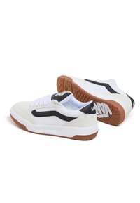 Vans HYLANE UNISEX - Skateboardové boty - off white