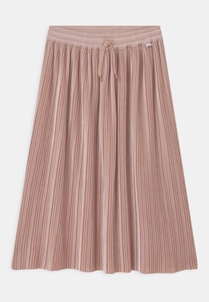 Plisovaná midi sukně z jemné růžové látky s elastickým páskem a šňůrkou na stažení. Textura obsahuje jemné vertikální pruhy a lehké splývání.