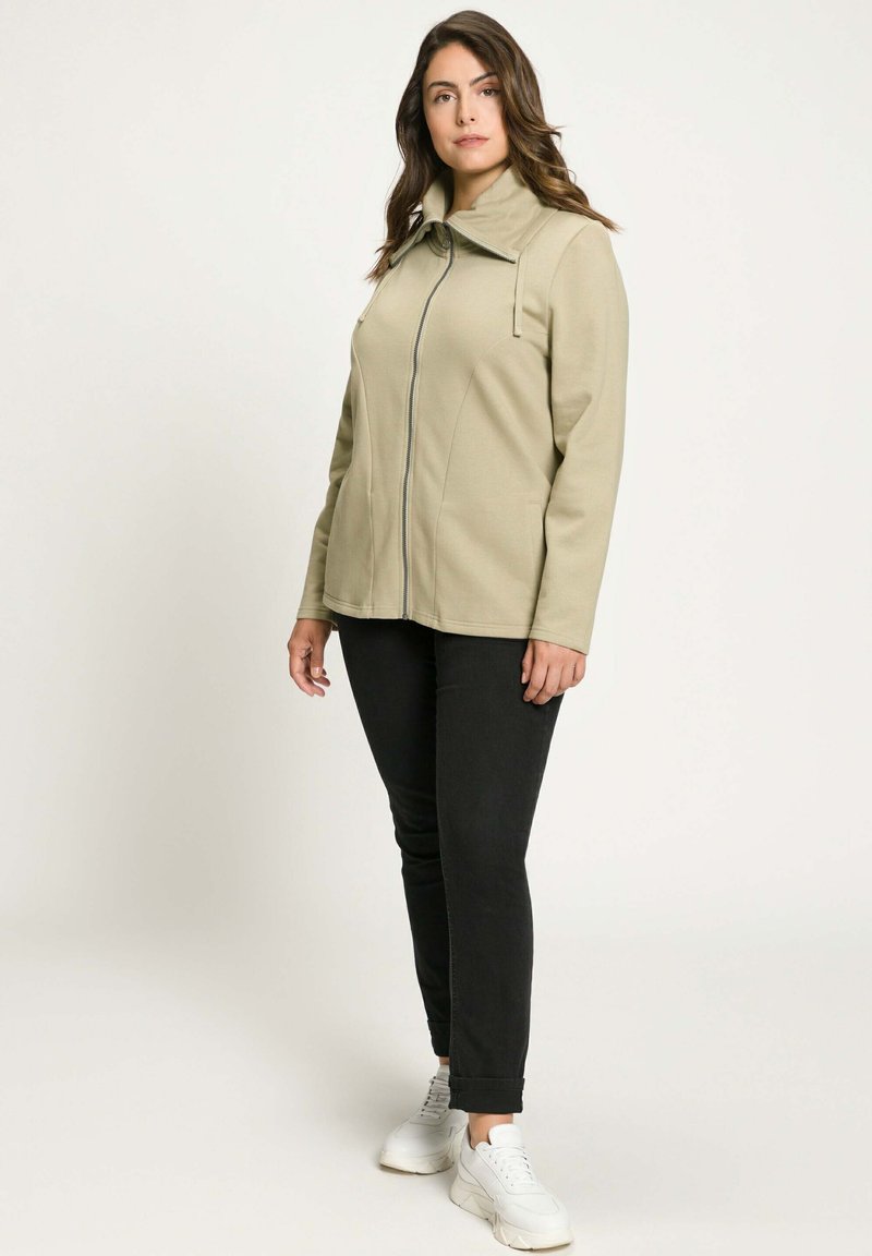 Ulla Popken Felpa con zip sage green/verde chiaro