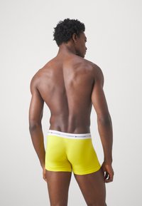 Tommy Hilfiger SIGNATURE TRUNK 3 PACK - Trunks - valley yellow/blue spell/des sky